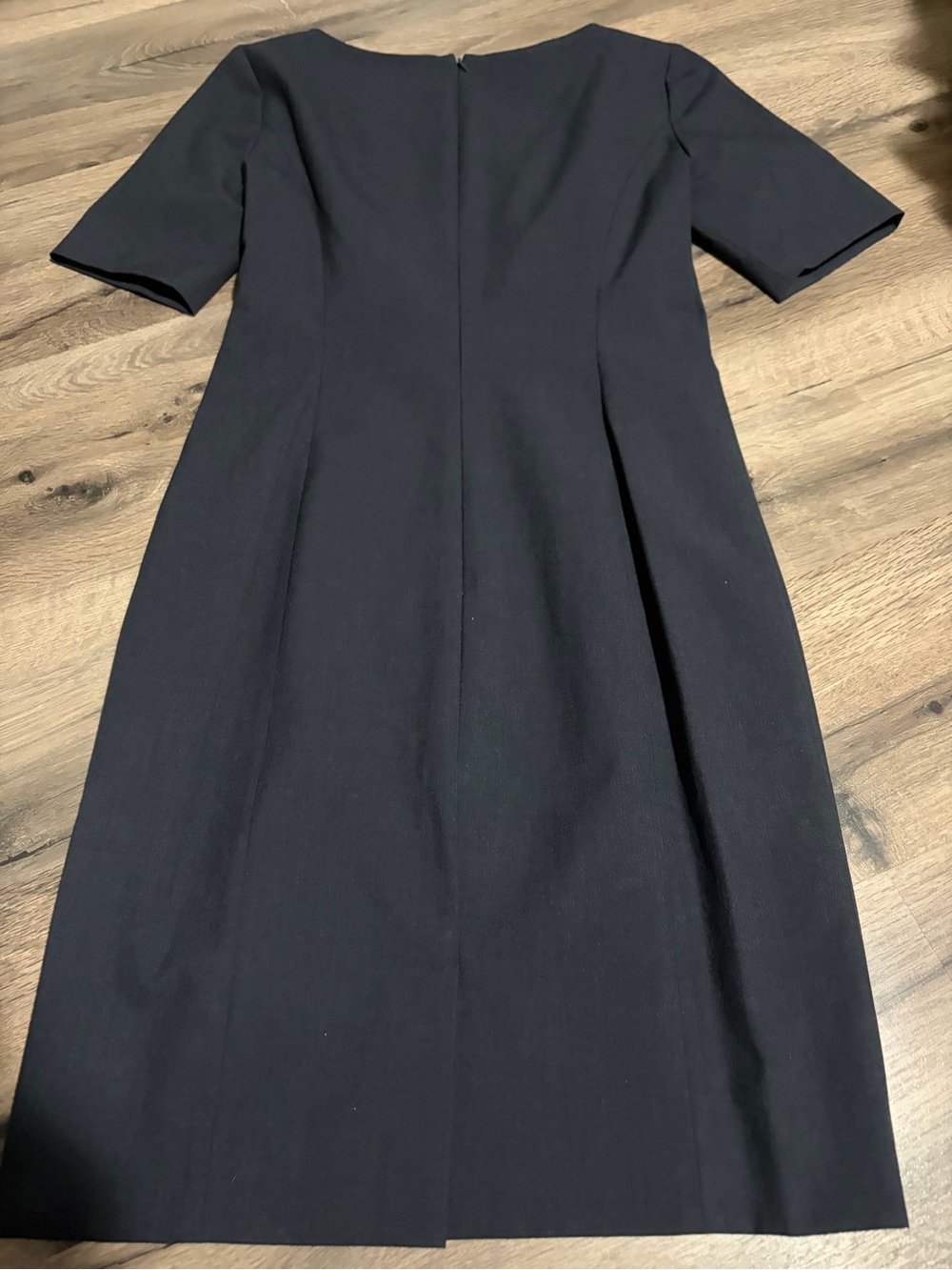 ANTONIO MELANI Navy Short-Sleeve Midi Sheath Dress, Like New , size 4 - Picture 9 of 9